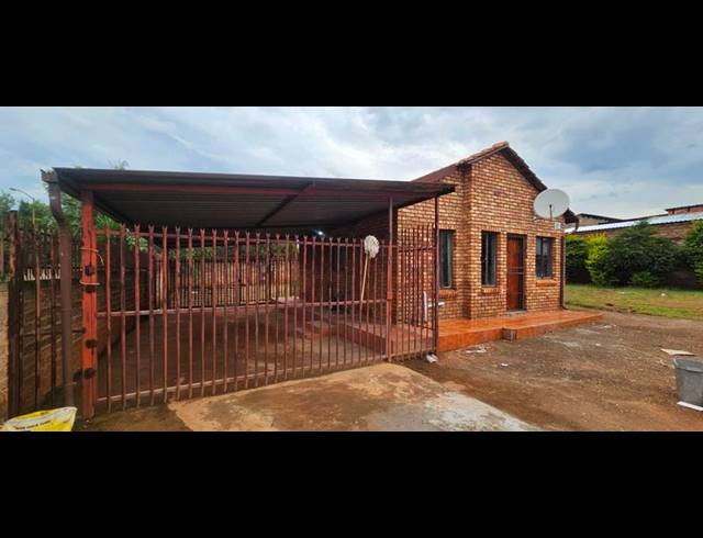 2 BEDROOM PROPERTY TO RENT IN LOTUS GARDENS